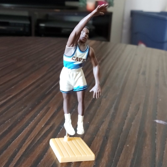 3 for $20/ ShawnKemp98StartingLineupClevelandCavs - Picture 2 of 4